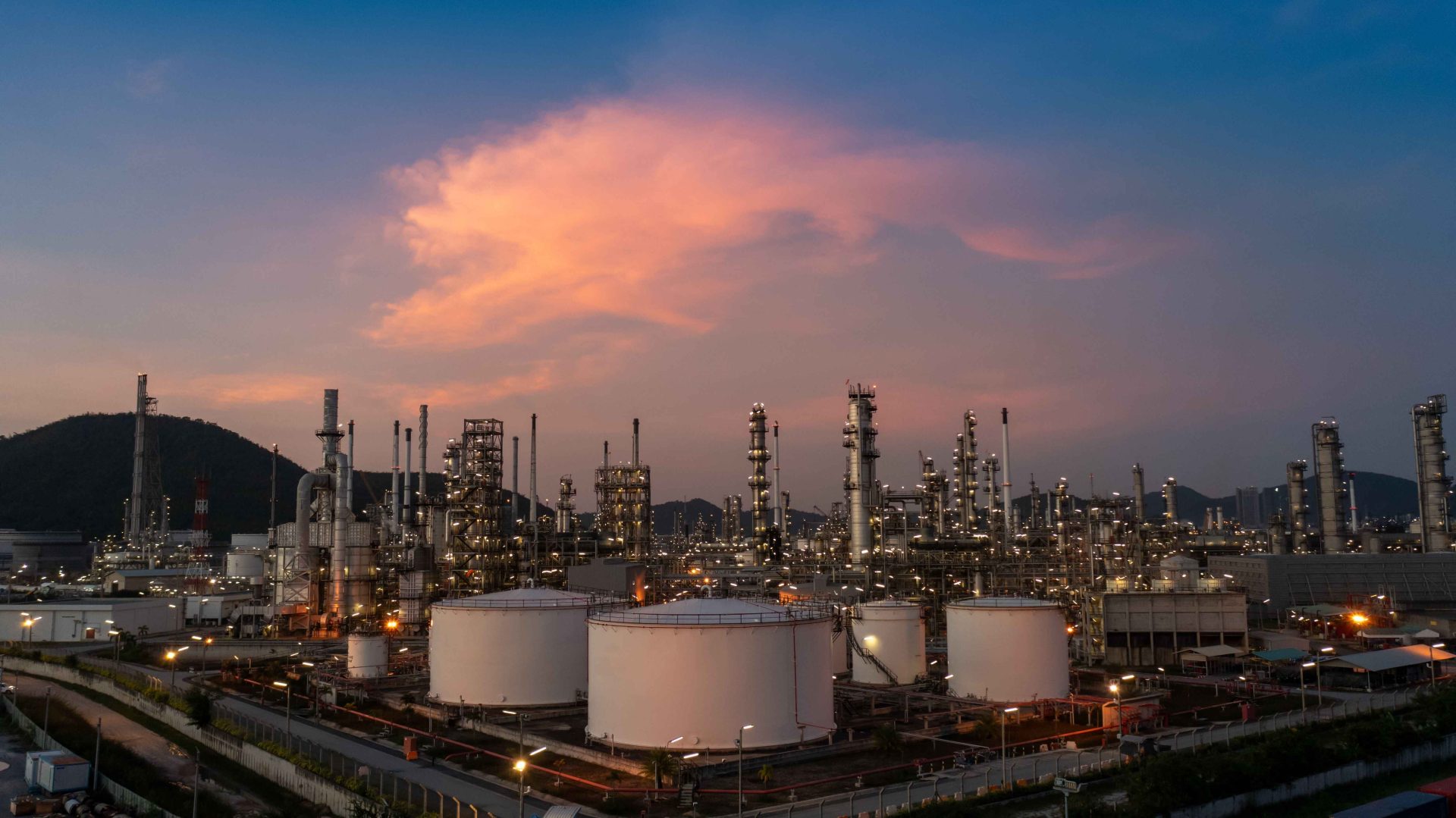 Chemical oil refinery plant