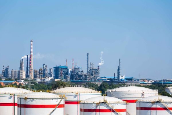 Alt text: Petrochemical oil refinery]